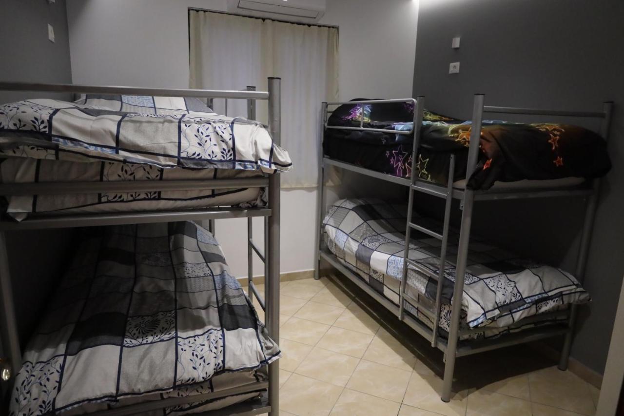 Sonche Hostel 地拉那 外观 照片